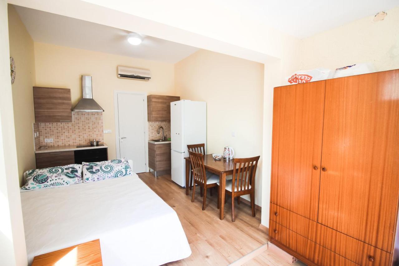 Moon-Light Studio Hotel Larnaca Ngoại thất bức ảnh